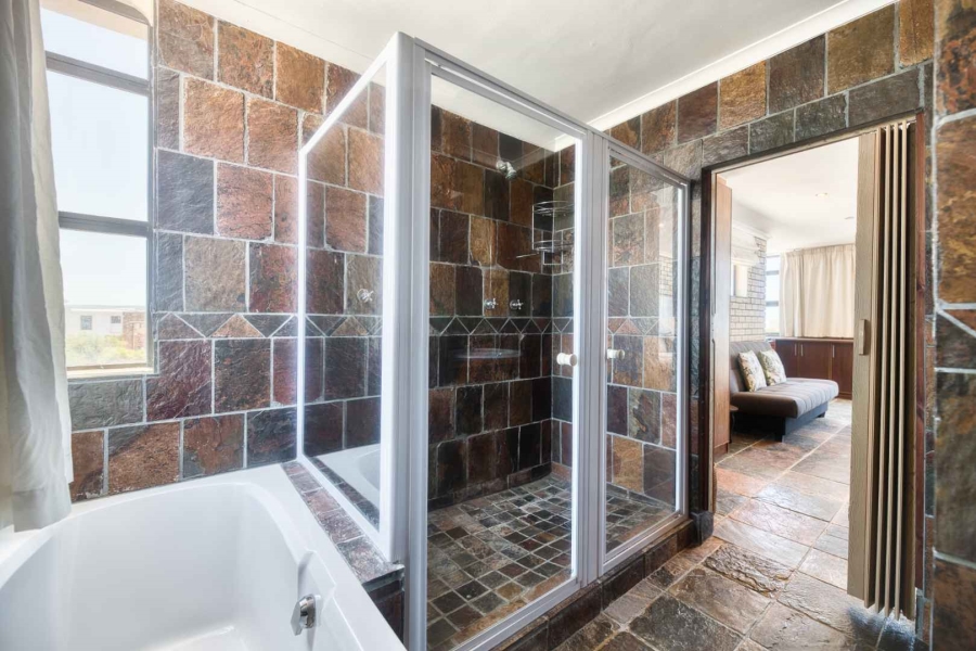 4 Bedroom Property for Sale in Pearly Beach Western Cape